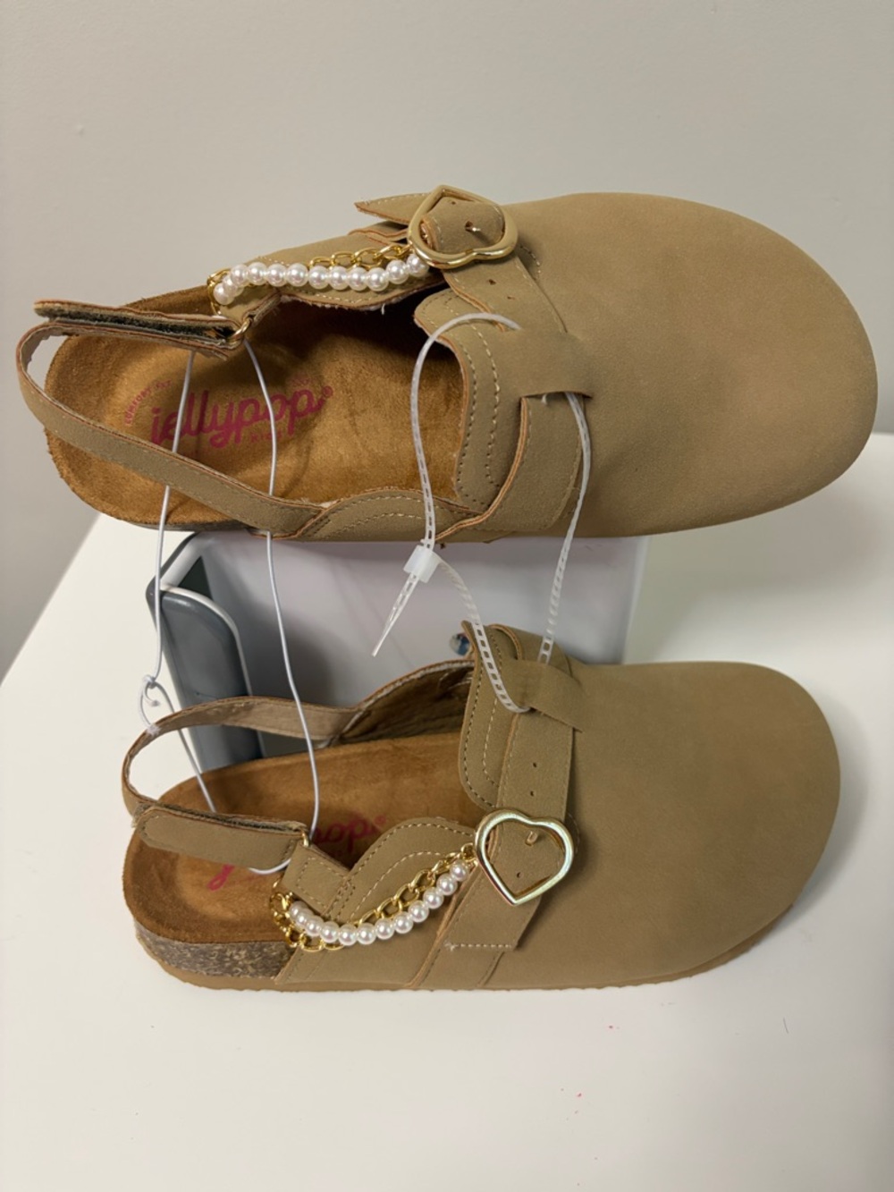 Jellypop Brinkley Girls Slingback Clogs Tan Pearl Heart Chain Size 3M